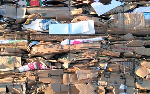 La importancia de reciclar papel y cartón